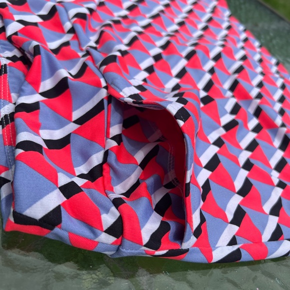 Tail White Label Bright Colored Triangular Pattern Tennis Golf Skort NWOT - Picture 4 of 8